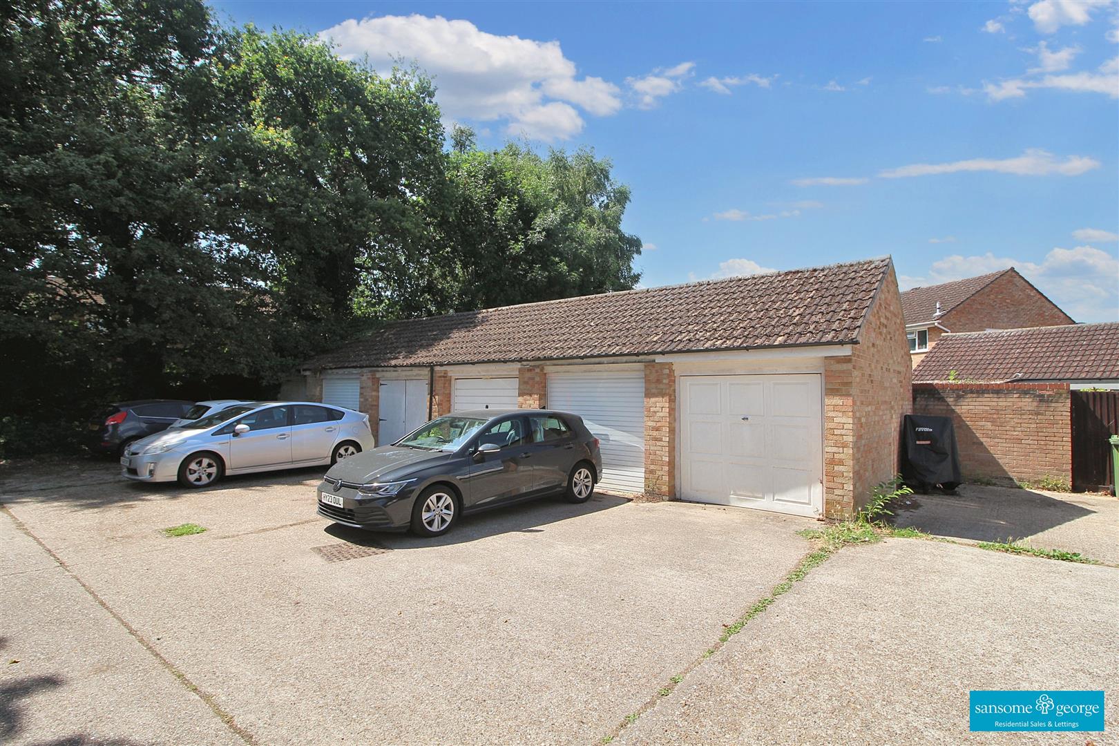 Warbreck Drive, Tilehurst, Reading